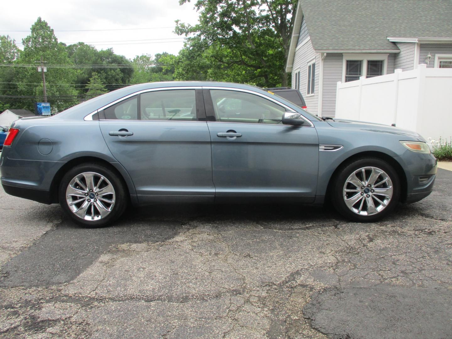 2010 BLUE Ford Taurus (1FAHP2JW5AG) , AUTOMATIC transmission, located at 540a Delsea Drive, Sewell, NJ, 08080, (856) 589-6888, 39.752560, -75.111206 - Photo#9